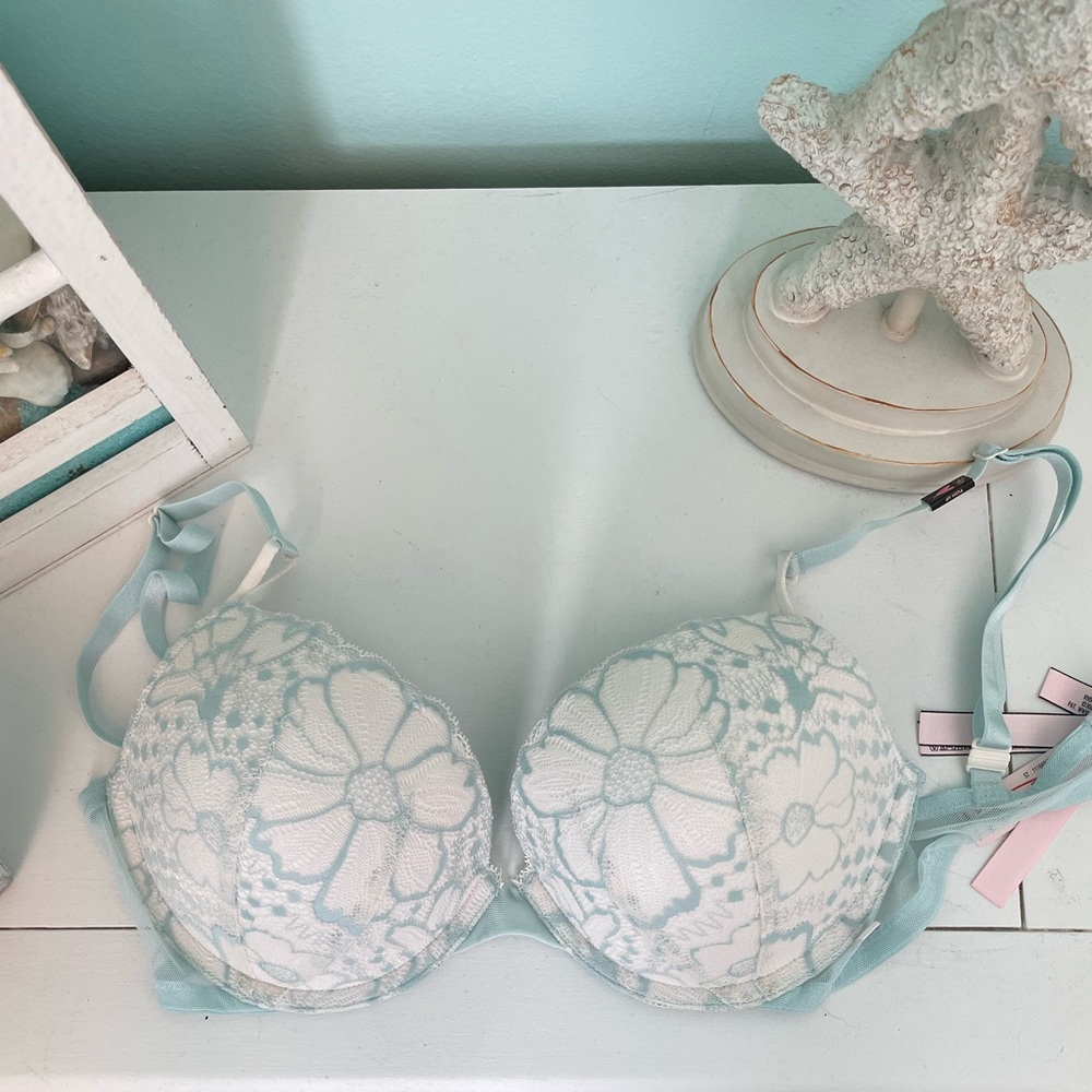 NWT Victoria Secret 34D Push-up Bra
